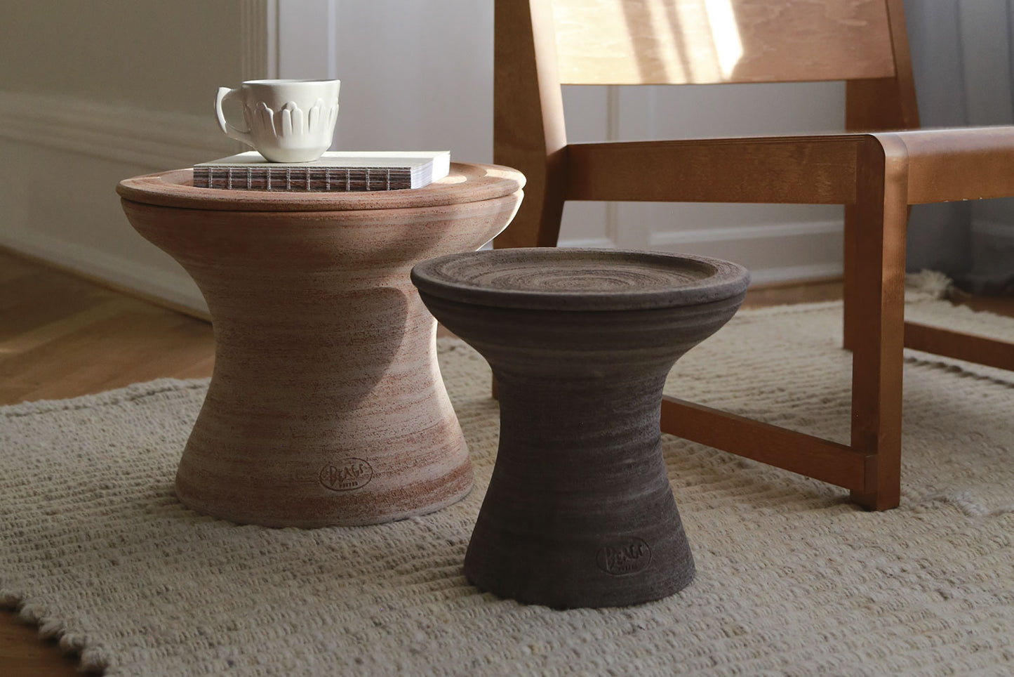 Table d’appoint Celeste en terre cuite grande taille (Bergs)